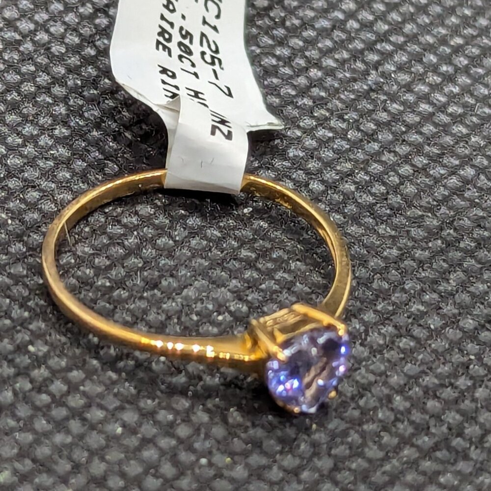 10k large Heart shaped solitaire in Tanzanite and yellow gold size 7